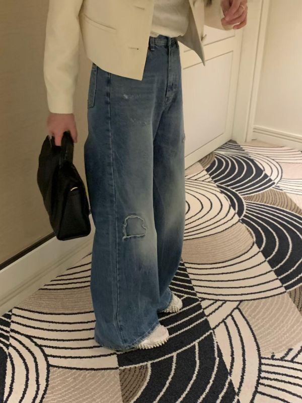 一年四季都能反覆搭配-水洗刷色微破直筒丹寧 