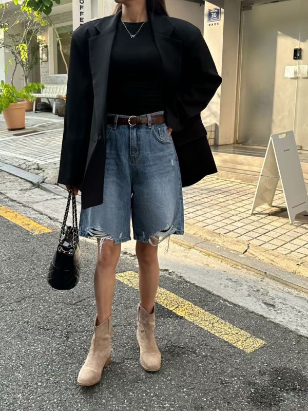 時髦的5分丹寧褲 