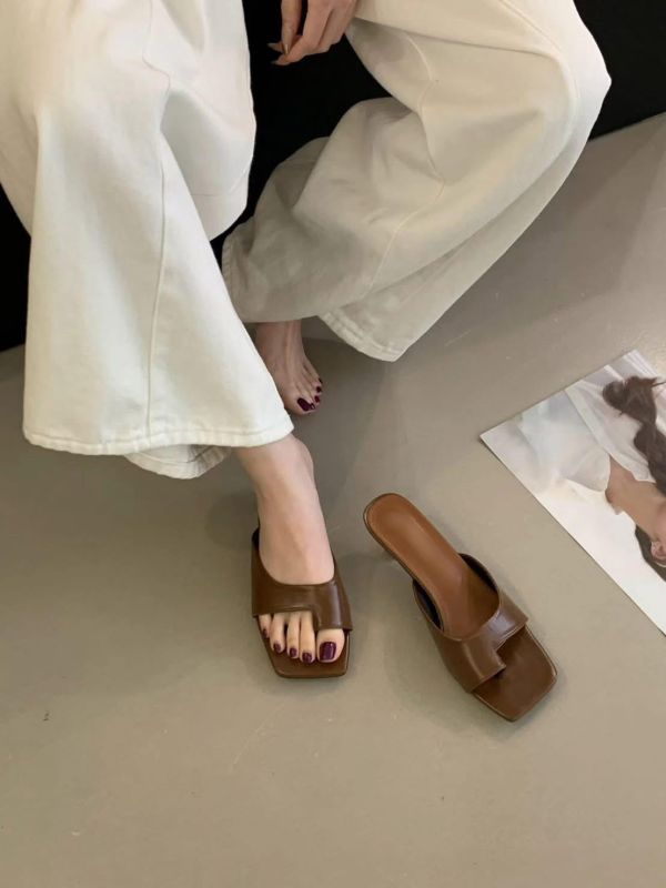 穿出乾淨又有個性-套趾低跟鞋(4色) 