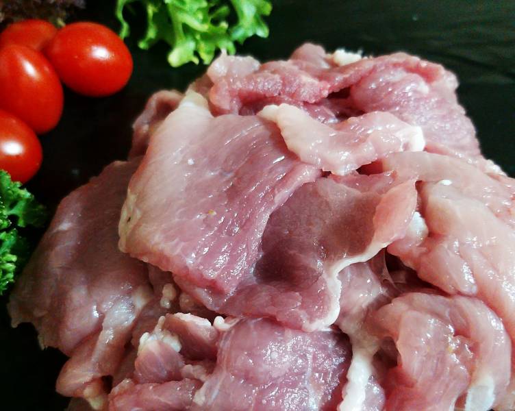 溫體黑毛豬~肉片-薄切(前腿) 約600克±10% 