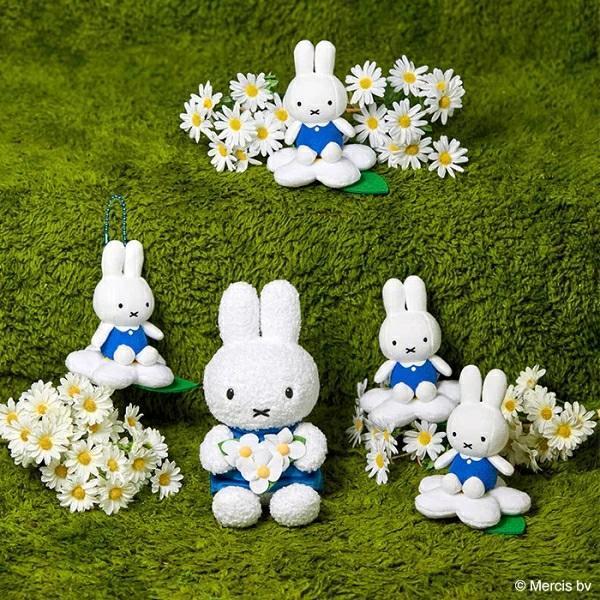 Miffy 小花坐姿花朵絨毛吊飾 