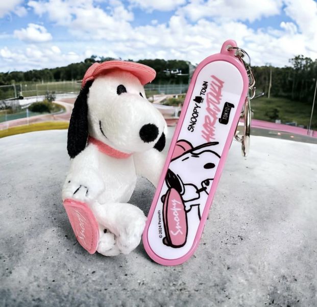 史努比棒球帽滑板毛絨玩偶吊飾/鑰匙圈 