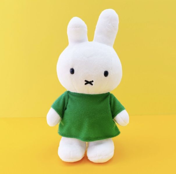 Sekiguchi Miffy Dan綠洋裝站立毛絨玩偶 