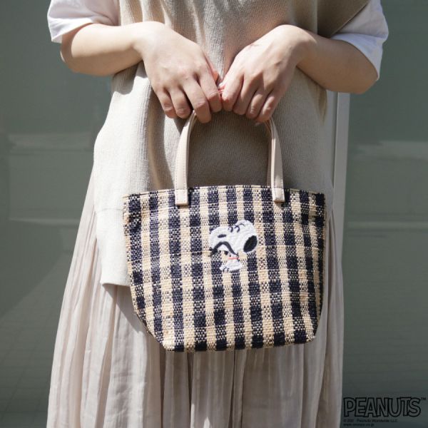 Chicks 史努比拉菲草編棋盤格刺繡手提包 