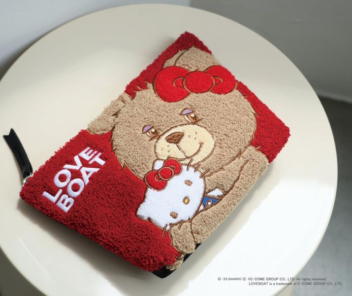 Hello Kitty × LOVEBOAT 聯名豹紋刺繡化妝包 