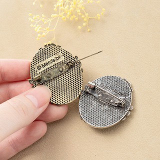 Flower Miffy 浮雕胸針 