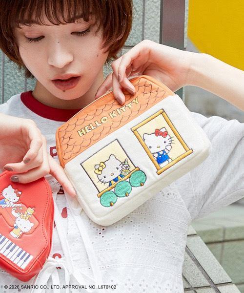 ACCOMMODE × Hello Kitty  復古小屋造型刺繡收納包 