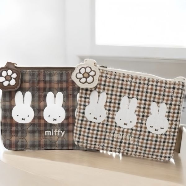 mc. 米菲絎縫格紋刺繡面紙收納包 