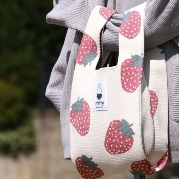 MC.米菲格紋&草莓針織手提袋 