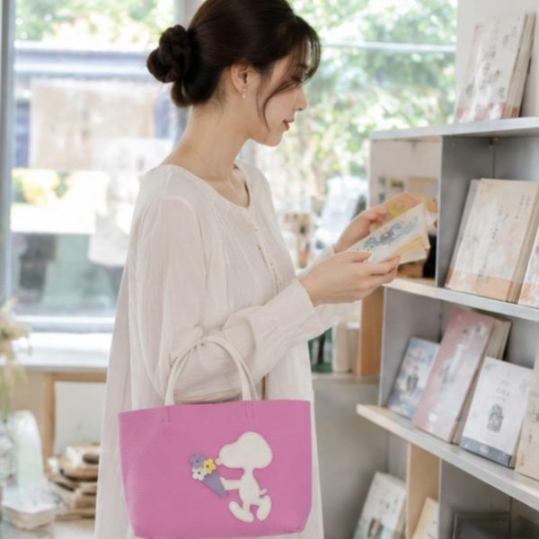 Kotty X SNOOPY in GINZA 展覽限定 牛皮手工手提方包 