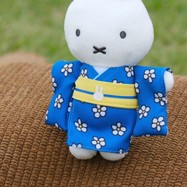 米菲穿白花藍和服吊飾 