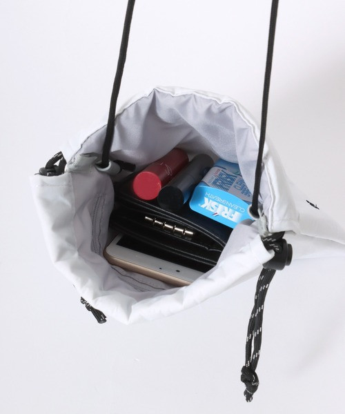 SNOOPY × FILA 刺繍迷你巾著包 (三色) 