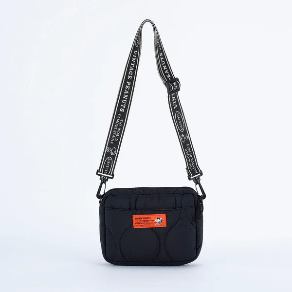 Heming's 史努比刺繡刺繡標籤絎縫斜背包 