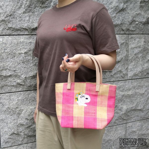 Chicks 史努比拉菲草編棋盤格刺繡手提包 