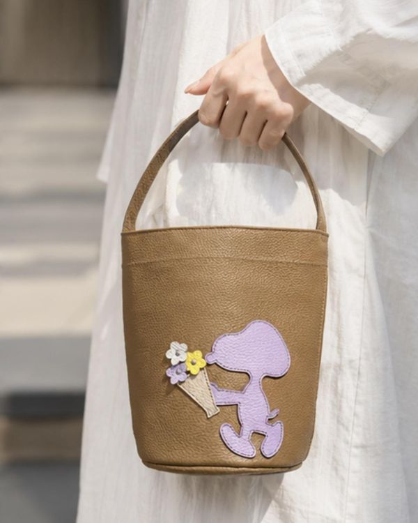 Kotty X SNOOPY in GINZA 展覽限定 牛皮手工手提圓筒包 