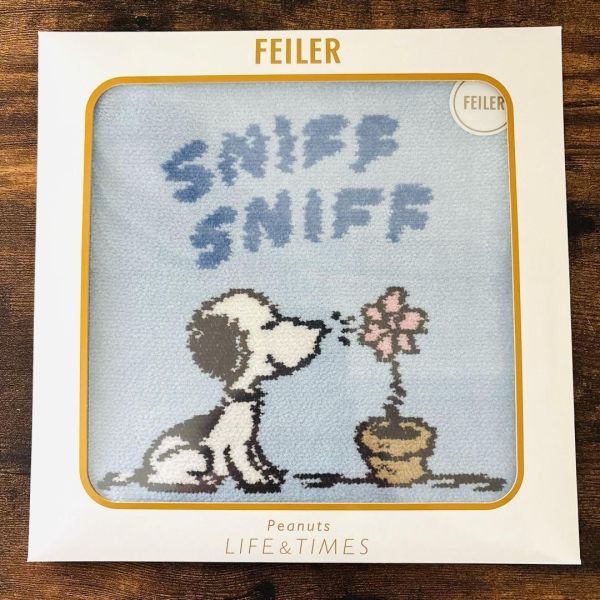 FEILER × PEANUTS LIFE & TIMES Snoopy聞花手帕 