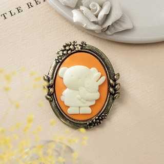 Flower Miffy 浮雕胸針 