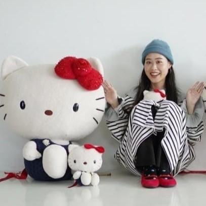BEAMS HELLO KITTY 復古限定 坐姿超大毛絨玩偶 beams,日本限定,hellokitty,聯名限定