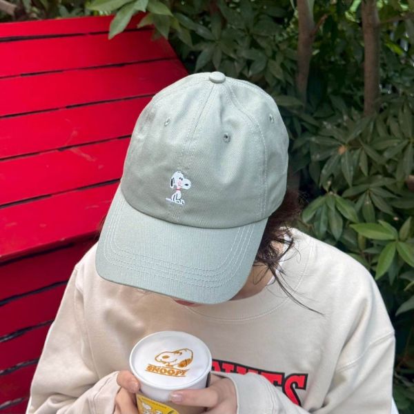 Peanuts cafe 史努比吐舌刺繡棒球帽 