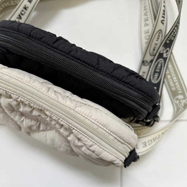 Heming's 史努比刺繡刺繡標籤絎縫斜背包 