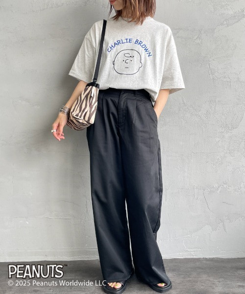 PEANUTS x JEANS FACTORY 特別訂製 查理布朗刺繡T恤 (米灰款) 