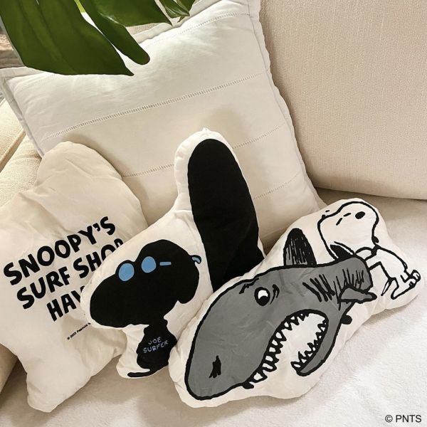 Snoopy surf shop 史努比&朋友衝浪毛絨靠枕 