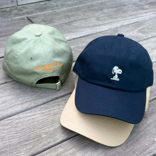 Peanuts cafe 史努比吐舌刺繡棒球帽 