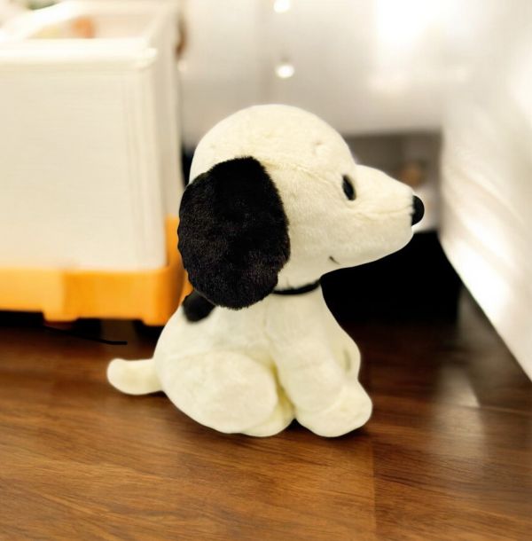 Museum 史努比50年代坐著毛絨玩偶(奶油) 