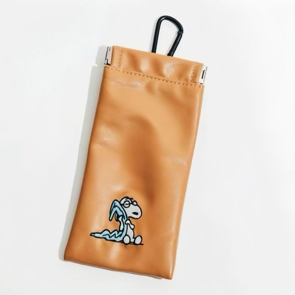 Museum 史努比/JoeCool 刺繡登山扣彈簧眼鏡包 
