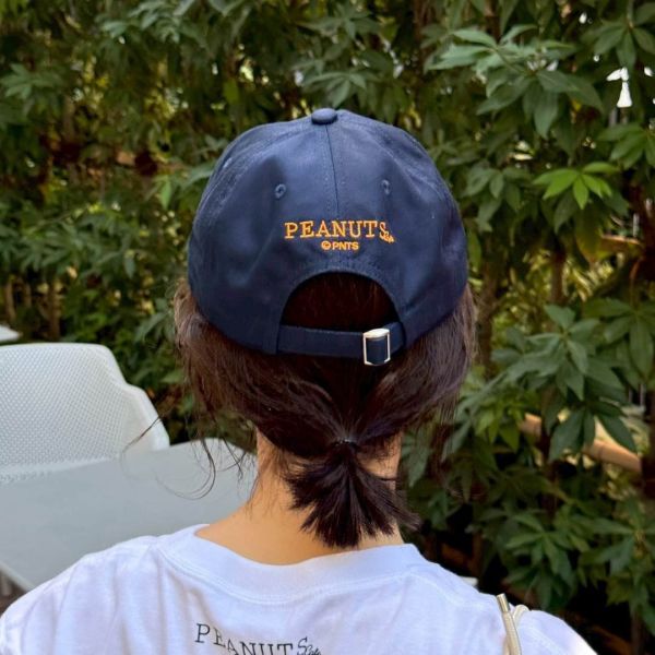 Peanuts cafe 史努比吐舌刺繡棒球帽 