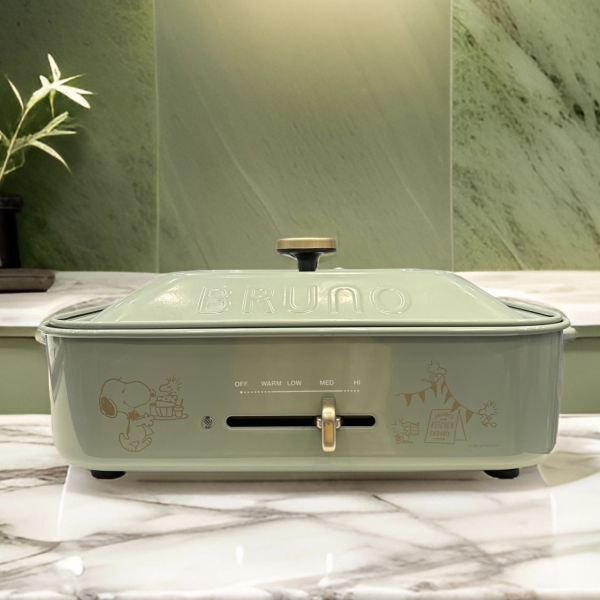 BRUNO X Snoopy 多功能電烤盤 (日本限定秋香綠) 