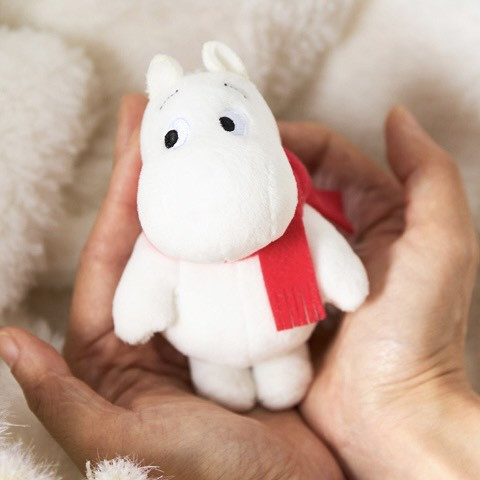 moomin shop限定 嚕嚕米紅圍巾吊飾 