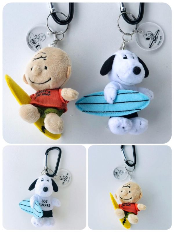SNOOPY'S SURF SHOP x PEANUTS 衝浪玩偶登山扣 
