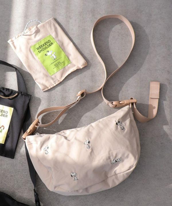 PEANUTS SOLEIL 輕量休閒斜背半月包 