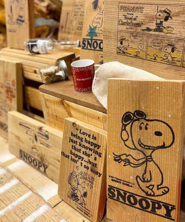 SNOOPY × OLD BETTY'S 木頭擺飾 