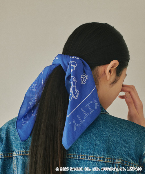 Hello Kitty × SLOBE IENA 聯名復古風萬用絲巾 