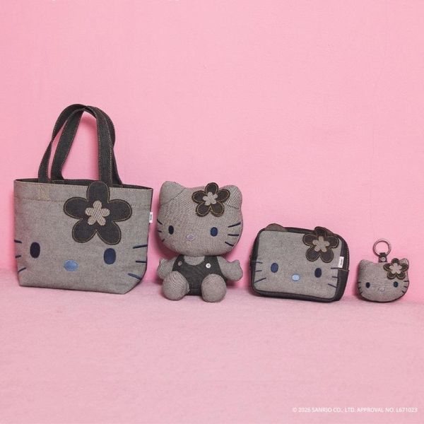 SOMETHING × Hello Kitty 聯名牛仔化妝包 