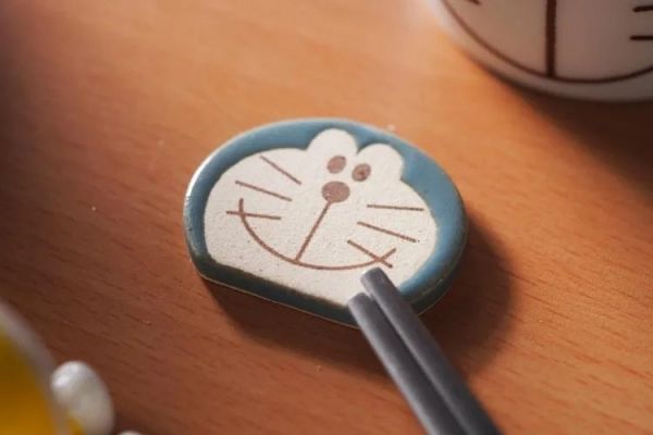 金正陶器 哆啦A夢 哆啦美 大臉陶瓷筷架 