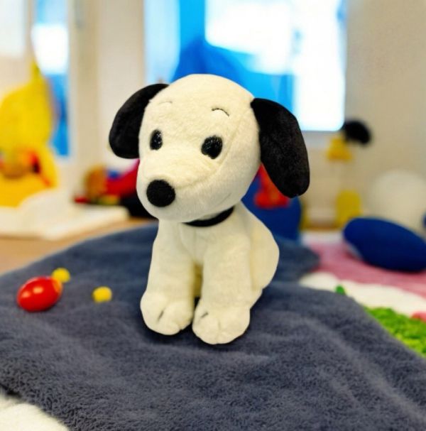 Museum 史努比50年代坐著毛絨玩偶(奶油) 