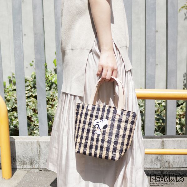 Chicks 史努比拉菲草編棋盤格刺繡手提包 