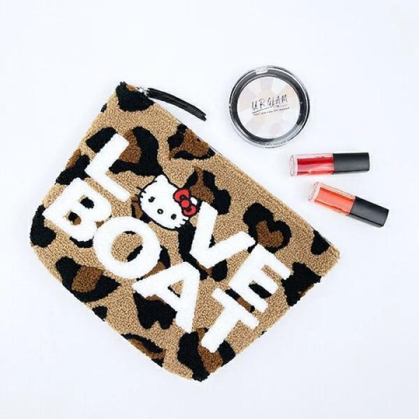 Hello Kitty × LOVEBOAT 聯名豹紋刺繡化妝包 