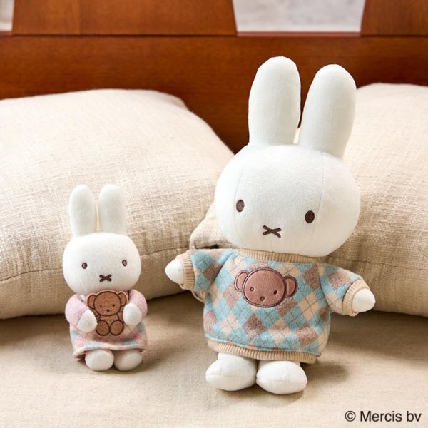MIFFY CHECK｜菱格紋抱熊絨毛吊飾 