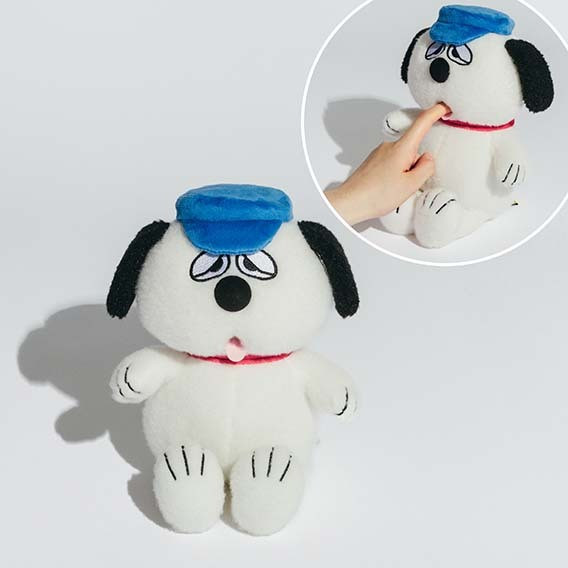 Museum 歐拉夫輕咬手指毛絨玩偶 