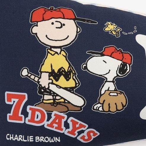 PEANUTS × Afternoon Tea  復古學院風三角造型抱枕 