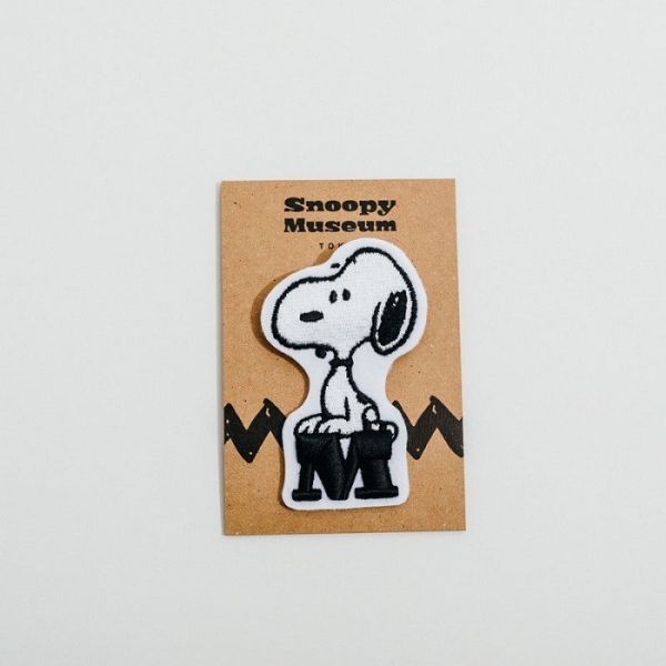 Snoopy Museum 經典LOGO 刺繡胸針/別針 