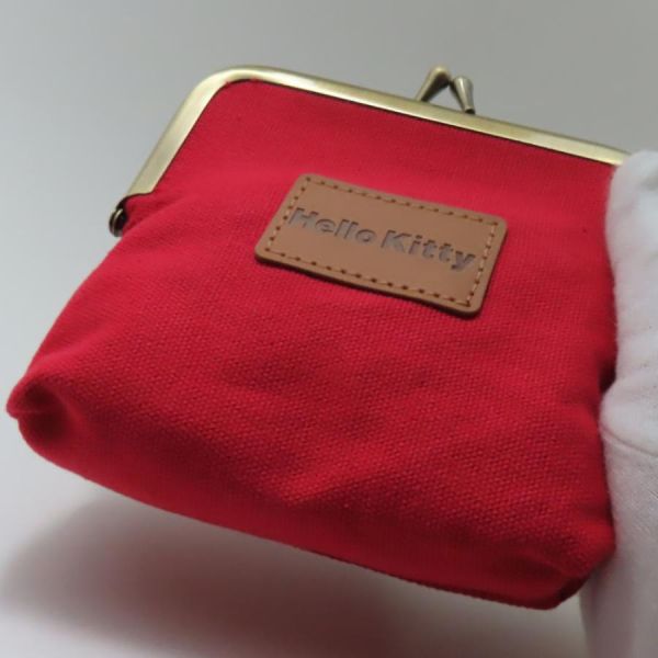 Hello Kitty 刺繡口金包 