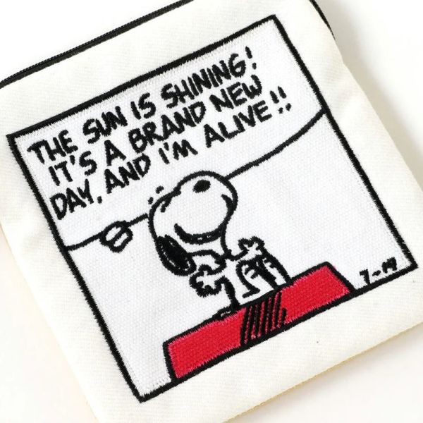 PEANUTS cafe 屋頂上對話框刺繡小包 