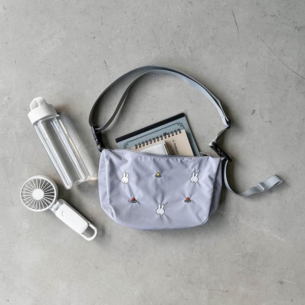 SOLEIL Miffy 輕量防水可收納彎月包 