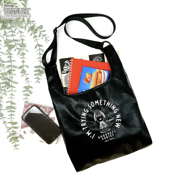 Rootote 史努比刺繡金屬感手提袋附背帶 