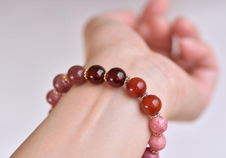 石榴石+草莓晶+菱錳礦+碧璽+南紅瑪瑙+粉晶暖色系水晶手鍊 石榴石,草莓晶,菱錳礦,碧璽,南紅瑪瑙,粉晶,水晶手鍊